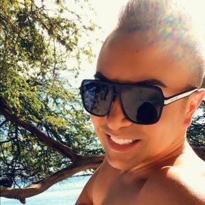 Meet your Posher, Jonathan